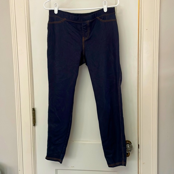 Pants - Dark wash jeggings w/ pockets
